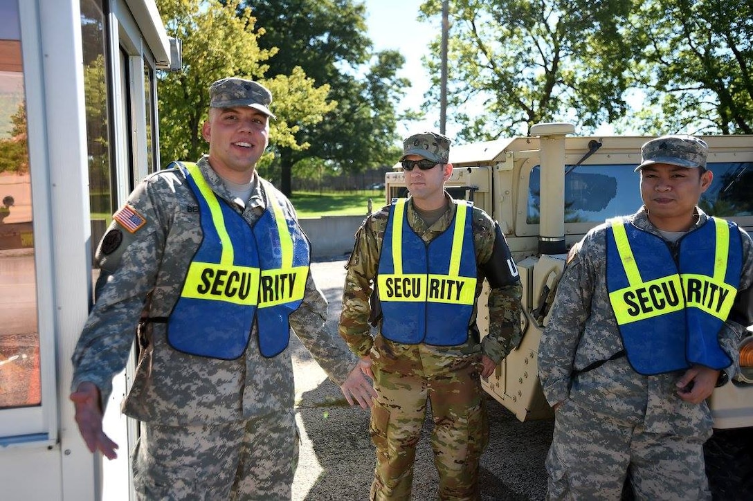 Army Reserve soldiers. assigned to the 85th Support Command, pause for a photo during a rotation with soldiers as gate security at the 85th Support Command's Battle Assembly weekend, Sep. 11, 2016.
Random Access Measures have elevated here to further ensure the safety of civilian staff and service members assigned.
(Photo by Spc. David Lietz)