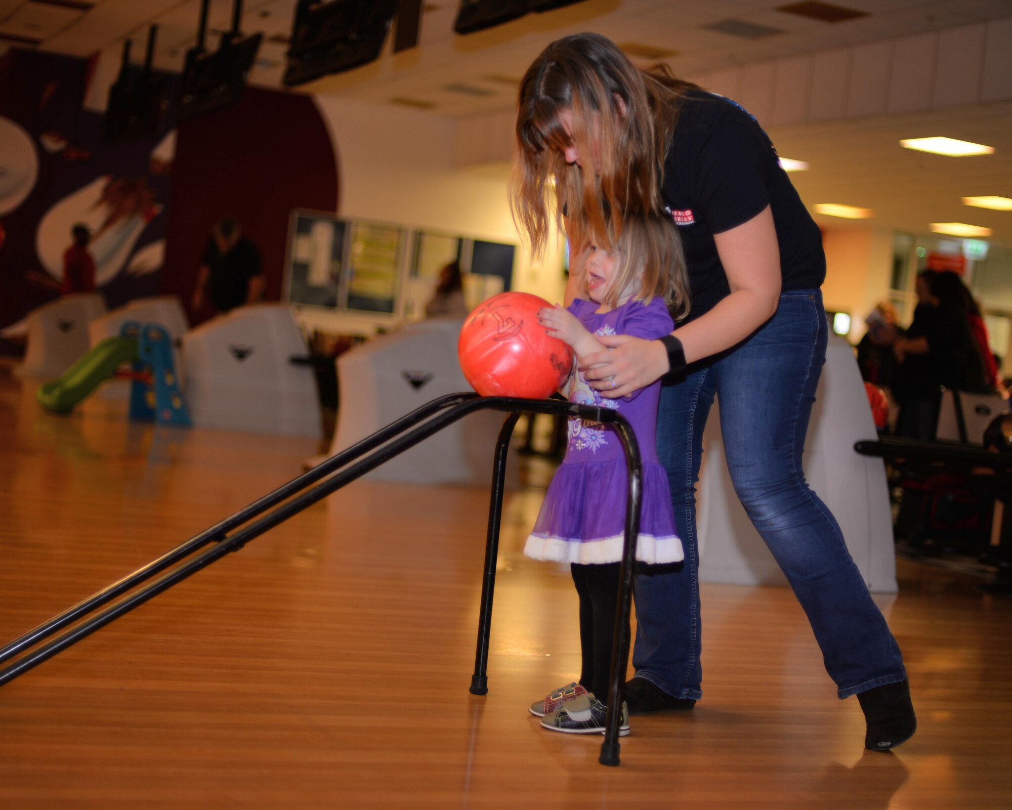 EFMP children 'bowl' their way to fun > Royal Air Force Mildenhall