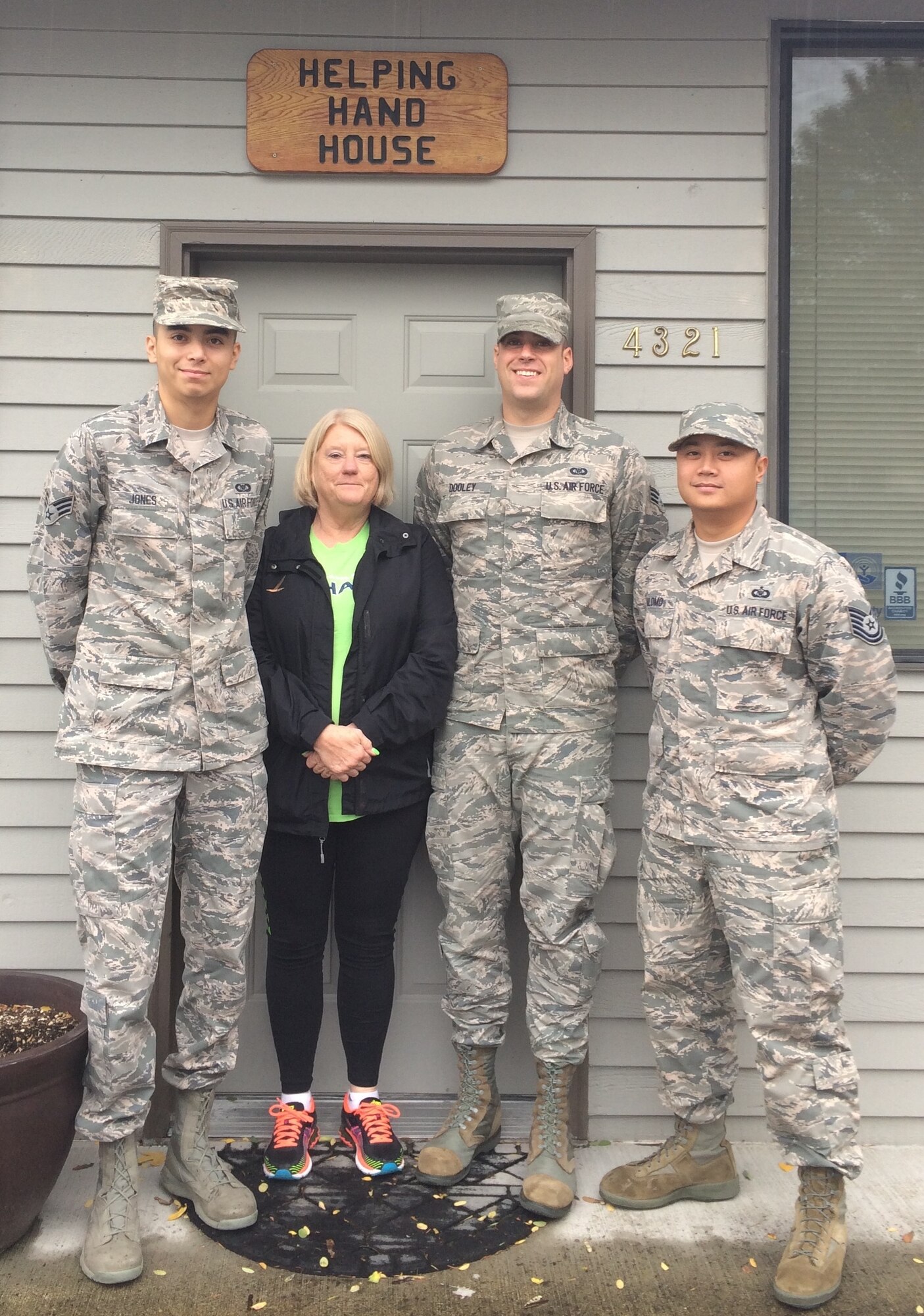 Senior Airman Jonathan Jones, 446th Operation Support Squadron, Laurie Jackson, Helping Hand House Community Engagement Director, Senior Airman Brian Dooley, 446th OSS, Technical Sgt. Zachary Palomo, 446th OSS, delivered donations Oct. 16, 2016, to the Helping Hand House charity organization in Puyallup, Wash. Citizen Airmen delivered more than 300 toiletry and sanitary items to those in need. (U.S. Air Force Reserve photo by 2nd Lt. Alyssa Hudyma/Released)