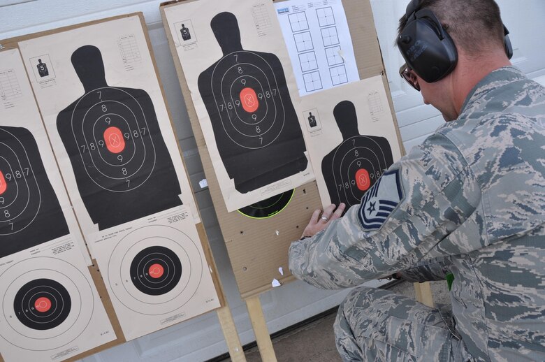 ARPC Airman earns AF Competition Pistol Shot Badge > Air Reserve