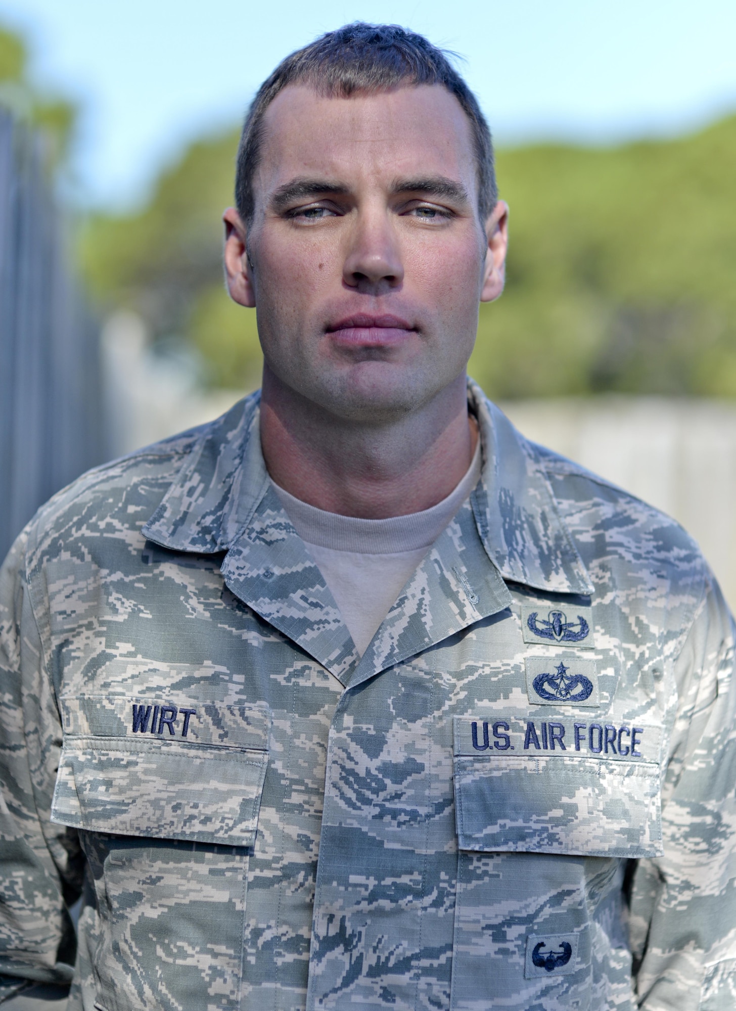 U.S. Air Force Tech. Sgt. Brian Wirt, 325th Civil Engineer Squadron explosive ordinance disposal team lead, recently earned the distinguished graduate award while attending the Sabalauski Air Assault School at Fort Campbell, Kentucky, July 2016. The school is hosted by the 101st Airborne Division, also known as the “Screaming Eagles,” and consists of three primary areas of instruction: combat assault operations, sling loading (helicopter cargo transportation) and rappelling. (U.S. Air Force photo by Tech. Sgt. Javier Cruz/Released)