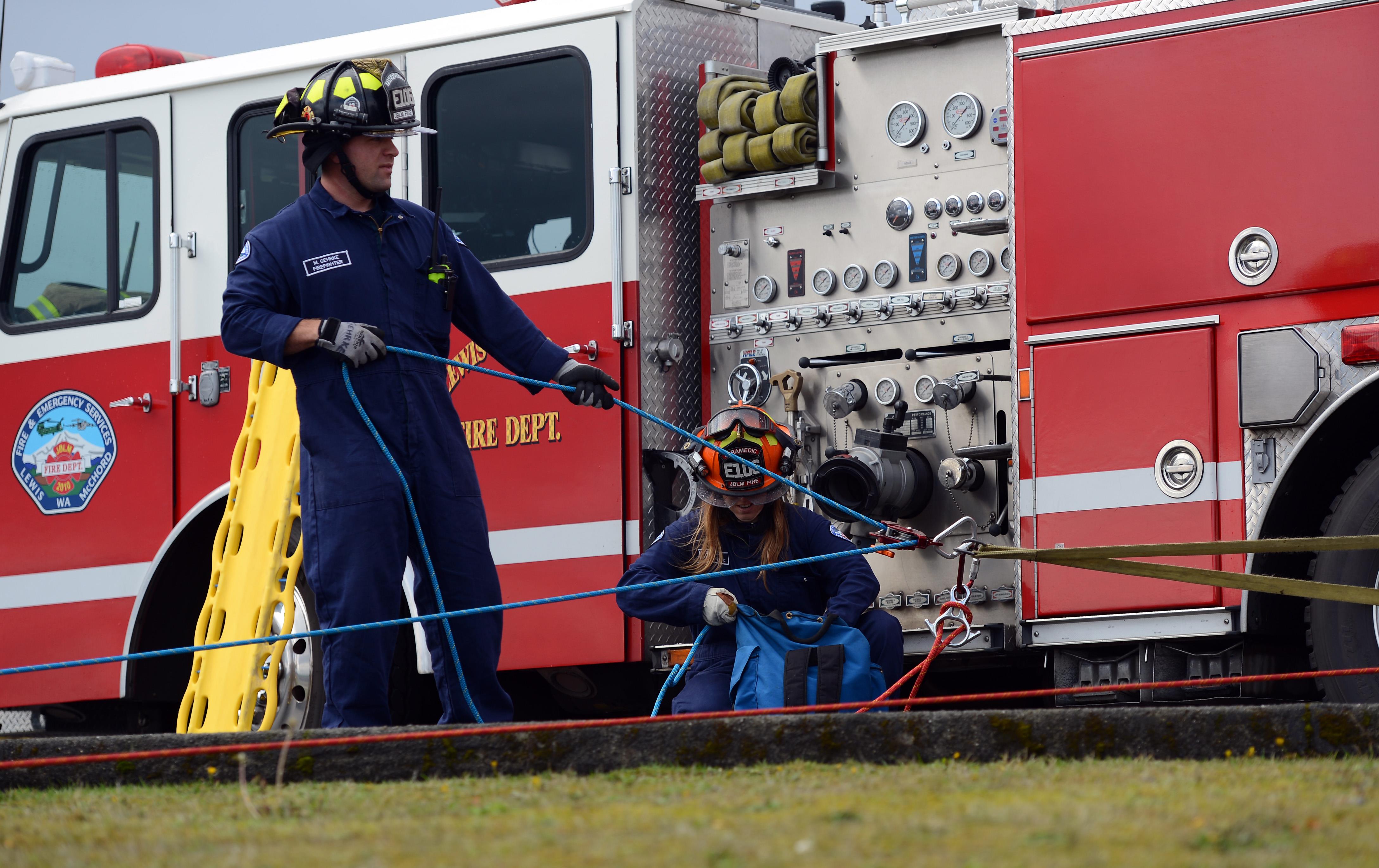 JBLM Firefighters sharpen their rescue skills > Team McChord > Article