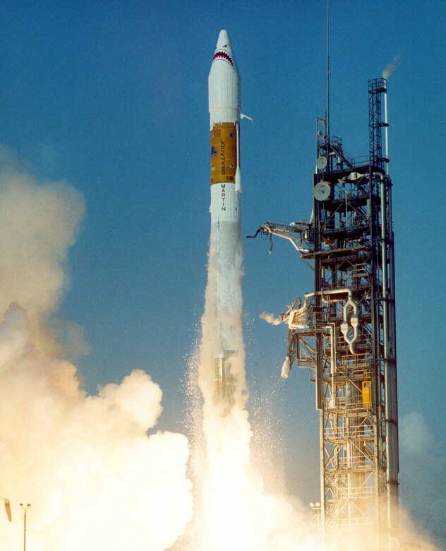 The Defense Satellite Communications System B7 Satellite launches from Cape Canaveral, Florida, July 31, 1995. For more than two decades, the DSCS II B7 satellite has served in orbit, its latest mission providing vital communications to workers at the National Science Foundation’s Amundsen-Scott Station at the South Pole. (Courtesy photo)