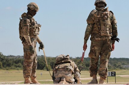 The 355th Chemical Company based out of Las Vegas, Nevada, conducted their M249 zeroing and qualification, during their mobilization training at Fort Hood, Texas, Oct 6, 2016