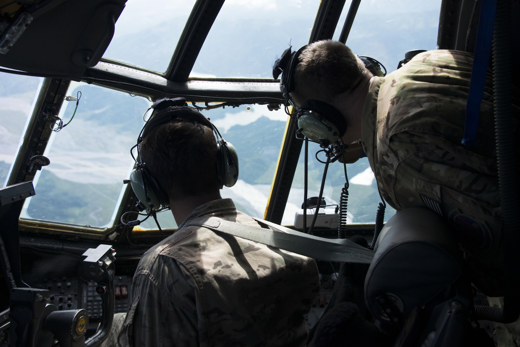 As a part of Teak Piston 2016, the 1st Special Operations Squadron supported bilateral subject-matter expert exchanges with the Philippine Air Force at Mactan-Benito Ebuen Air Base in Cebu, Philippines. In addition to practical aircrew training with Philippine Air Force special operations forces (SOF), this year’s joint, combined exchange training (JCET) provided an opportunity to support the U.S. Army with HALO airdrops from MC-130H Combat Talon II. (U.S. Air Force photo by Capt. Jessica Tait)