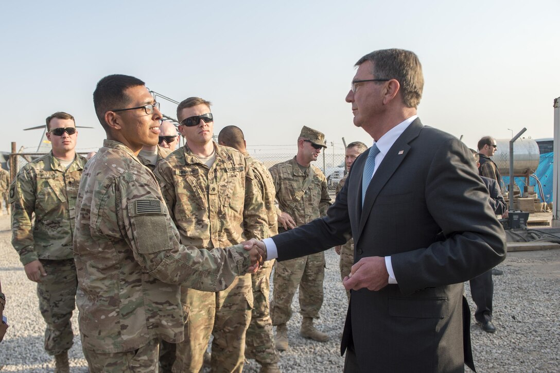 Defense Secretary Ash Carter talks with members of the 101st Airborne Division in Irbil, Iraq, Oct. 23, 2016. DoD photo by Air Force Tech. Sgt. Brigitte N. Brantley