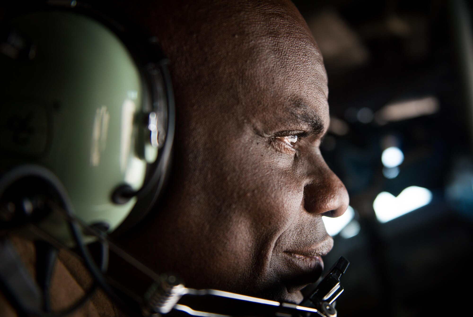 A boom operator from the 340th Expeditionary Air Refueling Squadron refuels a French Air Force Rafale over Iraq in support of Operation Inherent Resolve Oct 17, 2016. The KC-135 provides the core aerial refueling capability for the U.S. Air Force and has excelled in this role for more than 50 years. (U.S. Air Force photo by Staff Sgt. Douglas Ellis/Released)