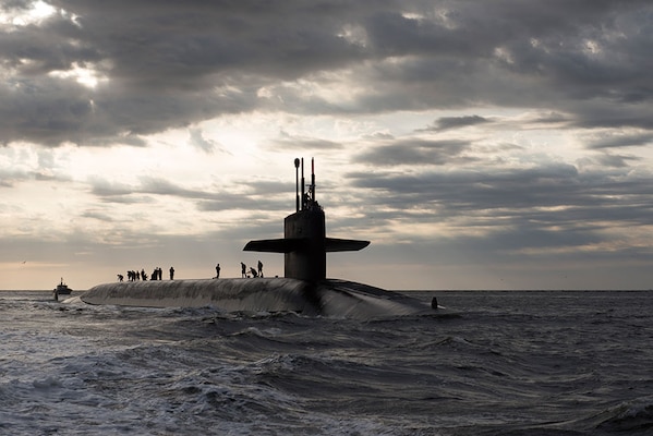 Ballistic missile submarine USS Rhode Island (SSBN 740) returns to Naval Submarine Base Kings Bay in Kings Bay, Georgia, March 20, 2013 (DOD/James Kimber)