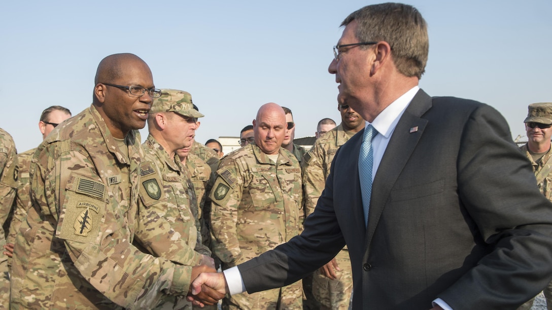 Defense Secretary Ash Carter meets with soldiers assigned to the 101st Airborne Division during a visit to Irbil, Iraq, Oct. 23, 2016. DoD photo by Air Force Tech. Sgt. Brigitte N. Brantley