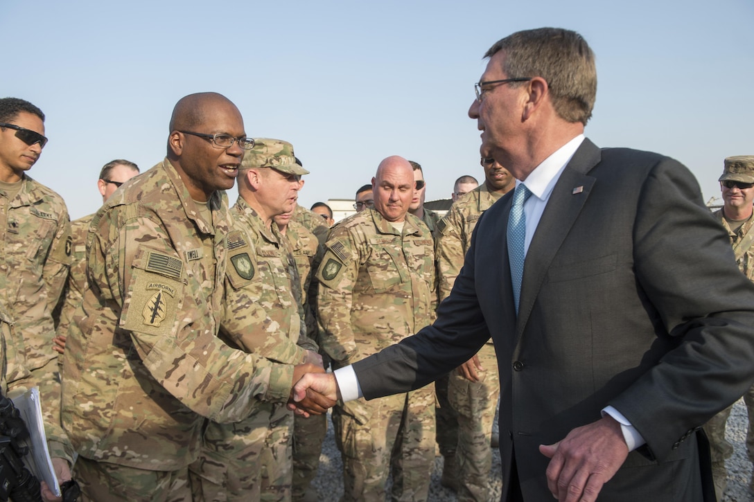 Defense Secretary Ash Carter meets with soldiers assigned to the 101st Airborne Division during a visit to Irbil, Iraq, Oct. 23, 2016. DoD photo by Air Force Tech. Sgt. Brigitte N. Brantley<br/><br /><a target="_blank" href="https://www.flickr.com/photos/secdef"> Click here to see more images on Secretary Carter's Flickr page. </a>