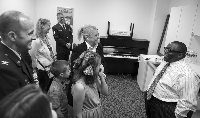 Cyrus Chestnut, jazz pianist, meets with Col. E. John Teichert, Joint Base Andrews and 11th Wing commander, and concert attendees, during a 2016 Jazz Heritage Series performance at the Rachel M. Schlesinger Concert Hall in Alexandria, Va., Oct. 21, 2016. Each year, a Jazz Heritage Series performance features a legendary icon of jazz. Chestnut has worked with many big bands, including the Lincoln Center Jazz Orchestra and the Dizzy Gillespie All-Star Big Band. (U.S. Air Force photo by Airman Gabrielle Spalding)