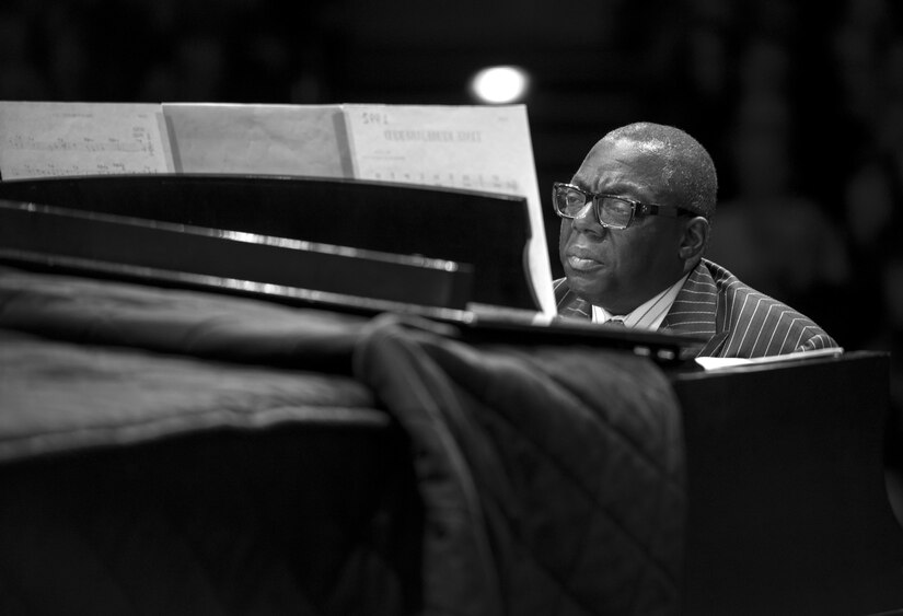 Cyrus Chestnut, jazz pianist, plays the piano during a 2016 Jazz Heritage Series performance at the Rachel M. Schlesinger Concert Hall in Alexandria, Va., Oct. 21, 2016. Chestnut, who has worked with many big bands, including the Lincoln Center Jazz Orchestra and the Dizzy Gillespie All-Star Big Band, was the featured guest during this series performance. The Airmen of Note established the Jazz Heritage Series in 1990 and each year they perform with legendary icons of jazz. (U.S. Air Force photo by Airman Gabrielle Spalding)