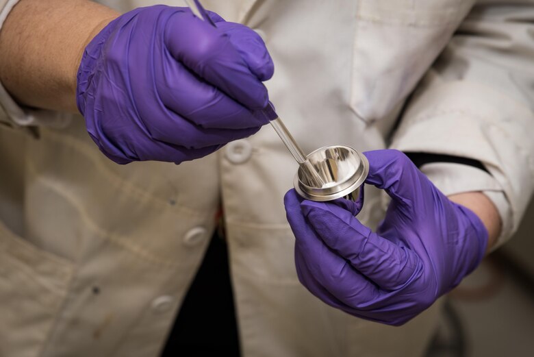 USAFSAM pioneers radioactive sample testing technique > Wright