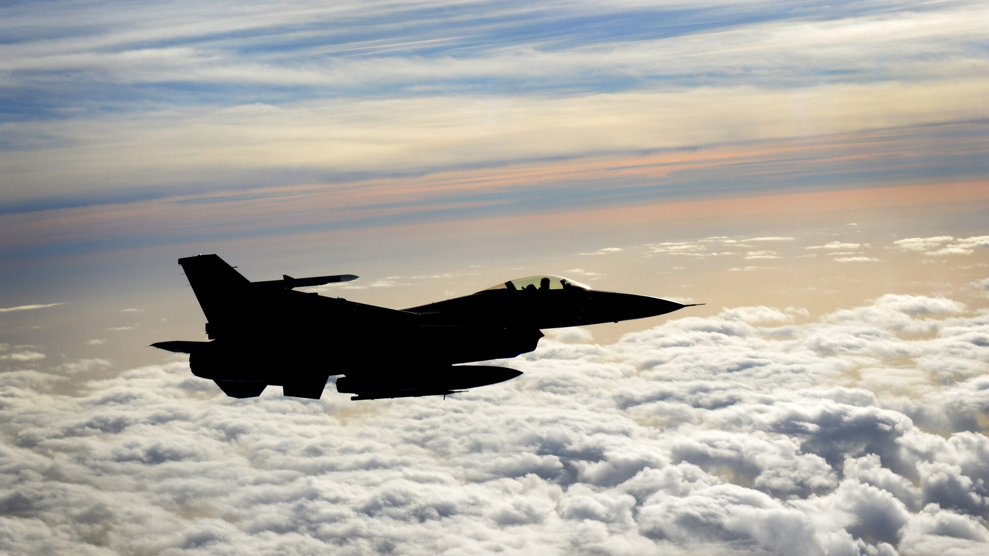 An F-16 Fighting Falcon flies over the Adriatic Sea on Oct. 26, 2016. Aviano’s 555th and 510th Fighter Squadron’s fighter pilots trained with the Utah Air National Guard’s 191st Air Refueling Squadron during a two week training to stay proficient on refueling procedures. (U.S. Air Force photo by Senior Airman Areca T. Bell/Released)