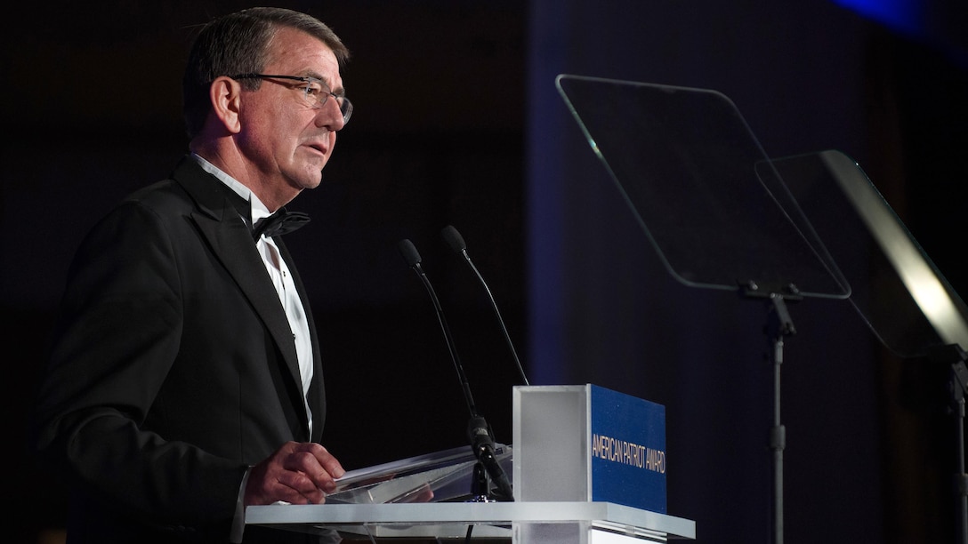 Defense Secretary Ash Carter thanks the National Defense University Foundation for recognizing the men and women of the Defense Department with the American Patriot Award during a ceremony at the Reagan Building in Washington, D.C., Oct. 27, 2016. DoD photo by Army Sgt. Amber I. Smith<br /><br /><a target="_blank" href="https://www.flickr.com/photos/secdef">
Click here to see more images on Secretary Carter's Flickr page. </a>
