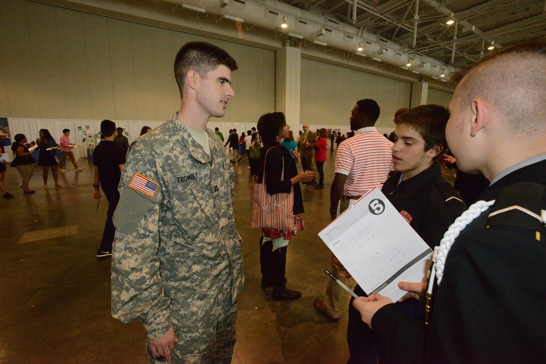 Army Capt. James Trombly, an engineer from the U. S. Army Corps of Engineers Nashville District talks with ROTC students from Hillwood High School during the “My Future, My Way” Career Exploration Fair sponsored by the Metro Nashville Public schools Academies of Nashville and the Nashville Area Chamber of Commerce at Music City Convention Center Oct. 27, 2016.
