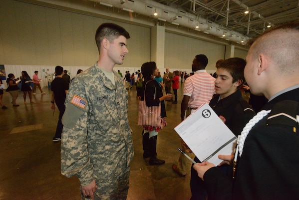 Army Capt. James Trombly, an engineer from the U. S. Army Corps of Engineers Nashville District talks with ROTC students from Hillwood High School during the “My Future, My Way” Career Exploration Fair sponsored by the Metro Nashville Public schools Academies of Nashville and the Nashville Area Chamber of Commerce at Music City Convention Center Oct. 27, 2016.