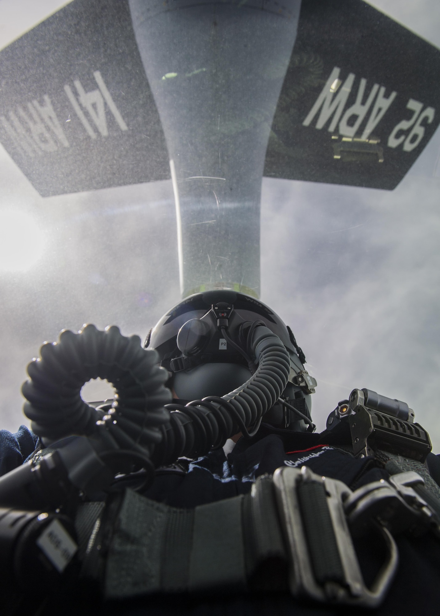 A KC-135 Stratotanker from Fairchild Air Force Base, Wash., refuels a Thunderbird F-16 Fighting Falcon during the air demonstration team’s return to Nellis AFB, Nev., Aug. 29, 2016. The Thunderbirds performed at the Airshow and Warrior Expo at Joint Base Lewis-McChord, Wash., Aug. 27-28. (U.S. Air Force photo/Tech. Sgt. Christopher Boitz)