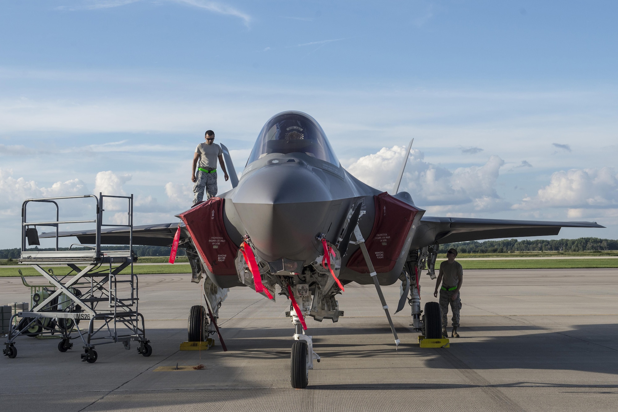 F-35 Remove Before Flight ®