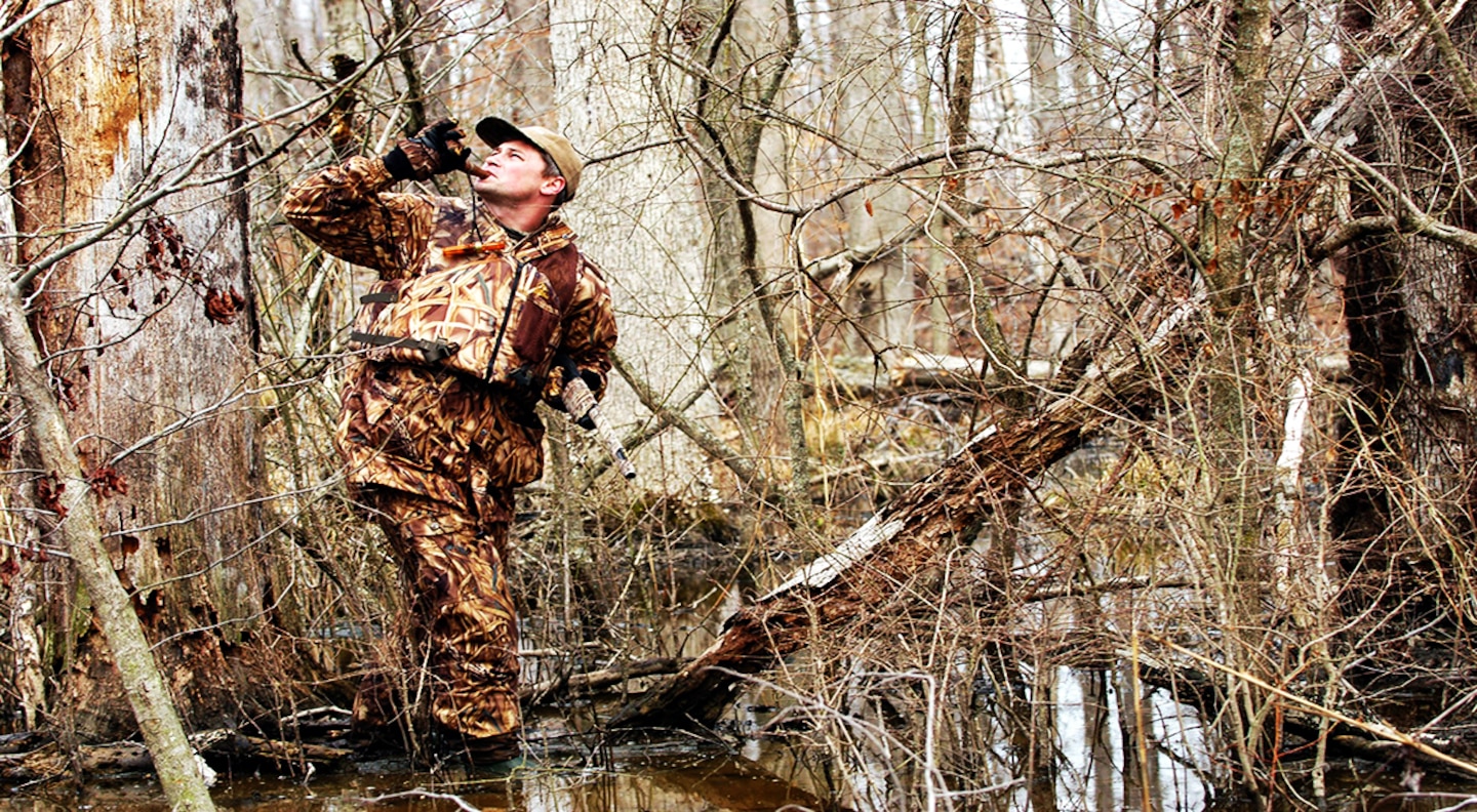 Waterfowl hunting is a popular sport at many Kansas City District lakes.