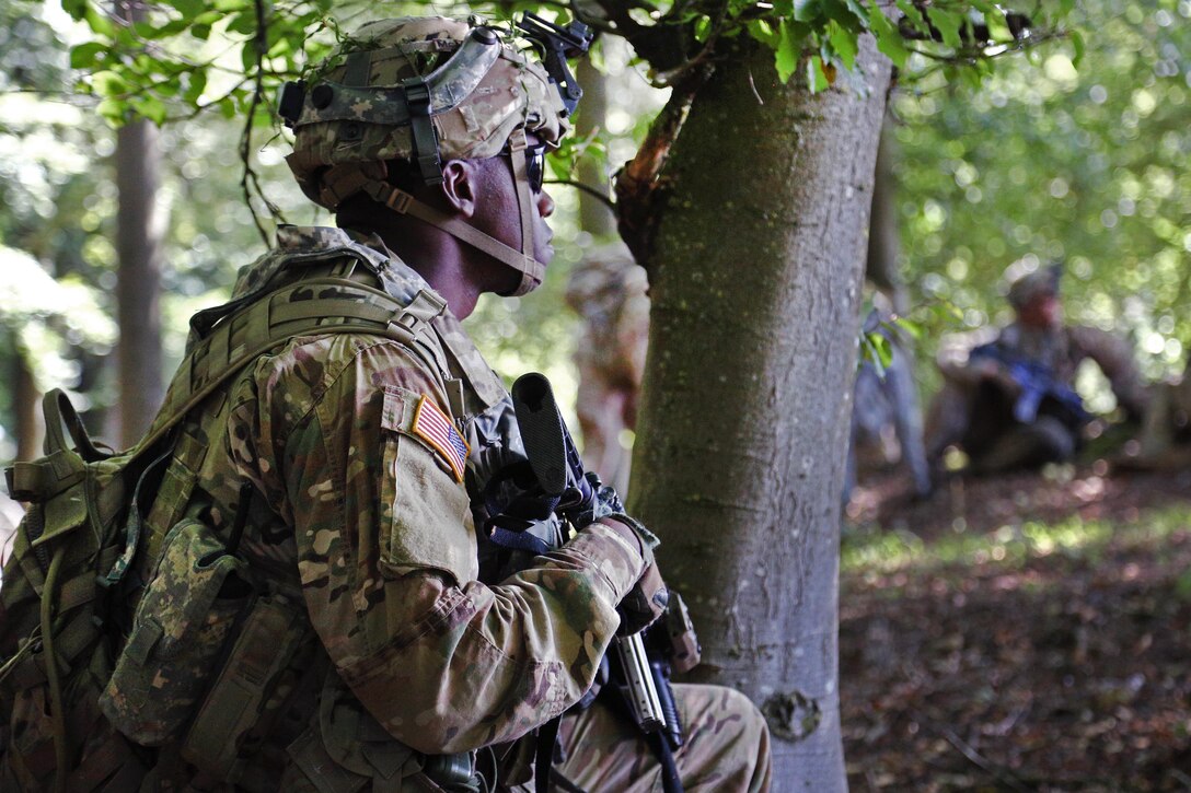 A soldier participates in defensive operations training during the Combined Resolve VII exercise at Hohenfels, Germany, Sept. 2, 2016. Army photo by Pfc. Caleb Foreman