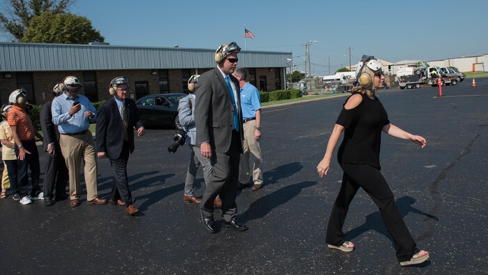 Mayor Megan Barry and other Nashville, Tenn., dignitaries make their way to the MV-22B Osprey for a public flyover of Nashville as part of Marine Week, Sept. 7, 2016.  Marine Week Nashville is an opportunity to commemorate the unwavering support of the American people, and show the Marine Corps’ continued dedication to protecting the citizens of this country.
