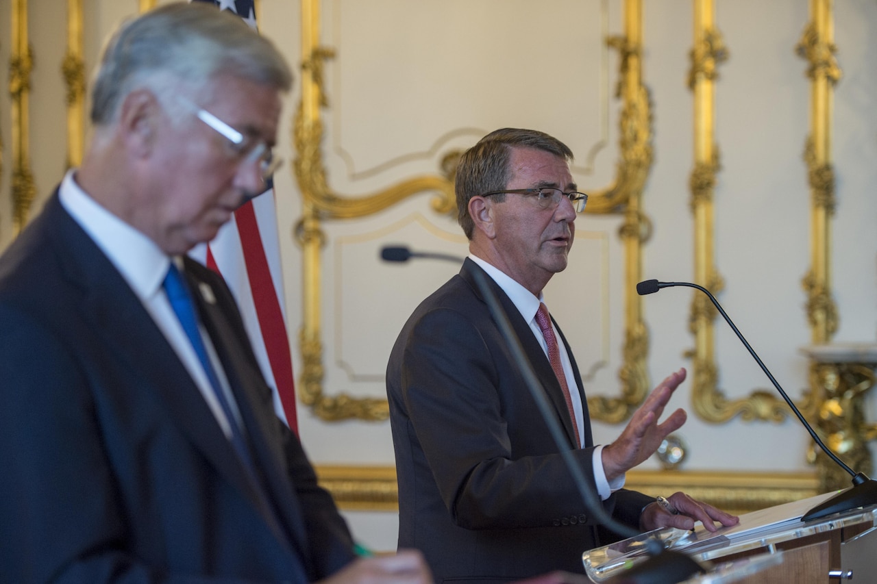 Defense Secretary Ash Carter speaks at a joint press conference with British Defense Secretary Michael Fallon at Lancaster House in London, Sept. 7, 2016. DoD photo by Air Force Tech. Sgt. Brigitte N. Brantley