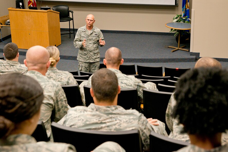 U.S. Air Force Reserve Col. Richard Kemble, vice commander, 22nd Air Force, speaks with Airmen assigned to the 913th Airlift Group at Little Rock Air Force Base, Ark., Sept. 1, 2016. Kemble spoke with members of the 913 AG during his week-long visit about the “classic association” with the 19th Airlift Wing and how it’s progressing. (U.S. Air Force photo by Master Sgt. Jeff Walston/Released)