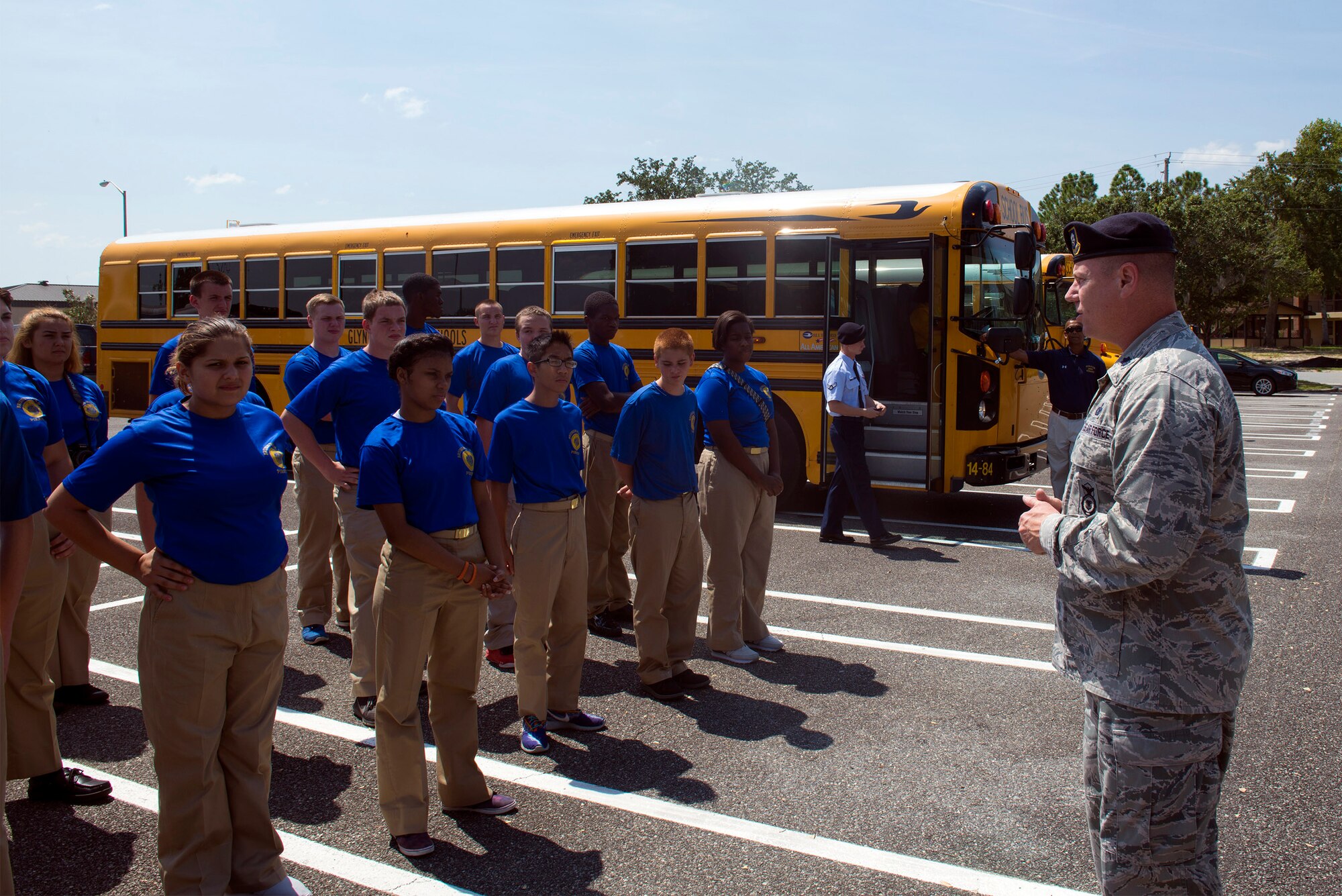 U.S. Air Force Lt. Col. David Lederer, 336th Recruiting Squadron commander, talks to students during the Diversity Day Outreach Fair, Sept. 9, 2016, at Moody Air Force Base, Ga. The 336th RCS hosted the event, which allowed approximately 250 potential recruits from six high schools in the local area the opportunity to interact with Airmen from more than 30 career fields. (U.S. Air Force photo by Airman 1st Class Greg Nash)