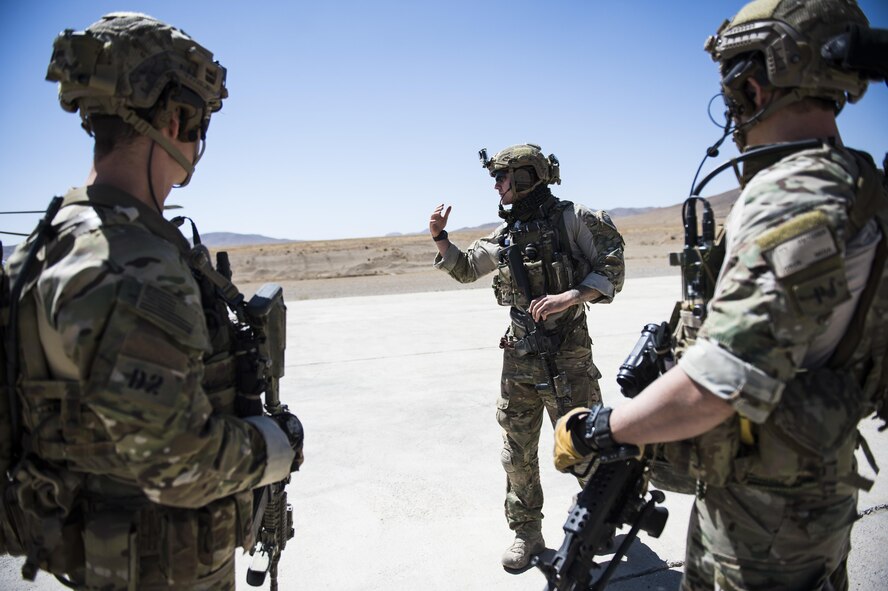 Pararescuemen assigned to the 83rd Expeditionary Rescue Squadron, rally up near a training range at Kabul, Afghanistan, Sept. 6, 2016. Airmen from the 83rd ERQS, provided personnel recovery scenario training to the Afghan Air Force's A-29 pilots.
(U.S. Air Force photo/Tech. Sgt. Larry E. Reid Jr., Released)
