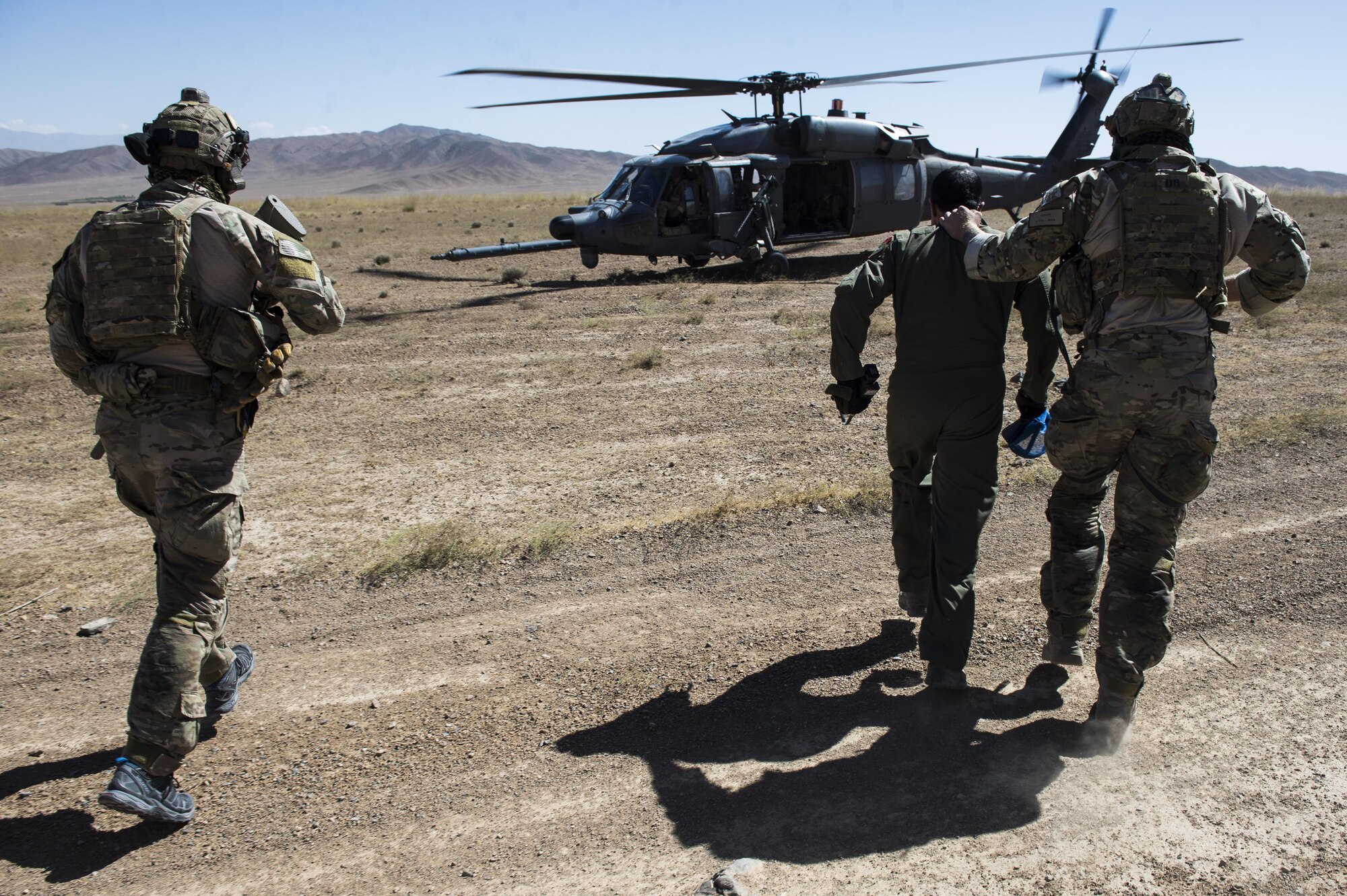 Pararescuemen assigned to the 83rd Expeditionary Rescue Squadron, recover a downed Afghan Air Force pilot during a training mission near Kabul, Afghanistan, Sept. 6, 2016. Airmen from the 83rd ERQS, provided personnel recovery scenario training to the Afghan Air Force's A-29 pilots.
(U.S. Air Force photo/Tech. Sgt. Larry E. Reid Jr., Released)