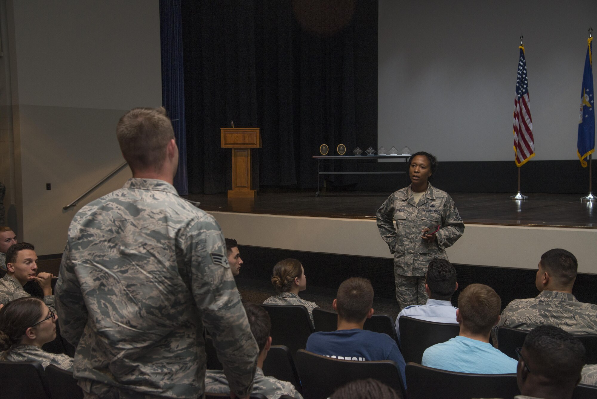 FALCON conference mentors young Airmen > Scott Air Force Base > Article