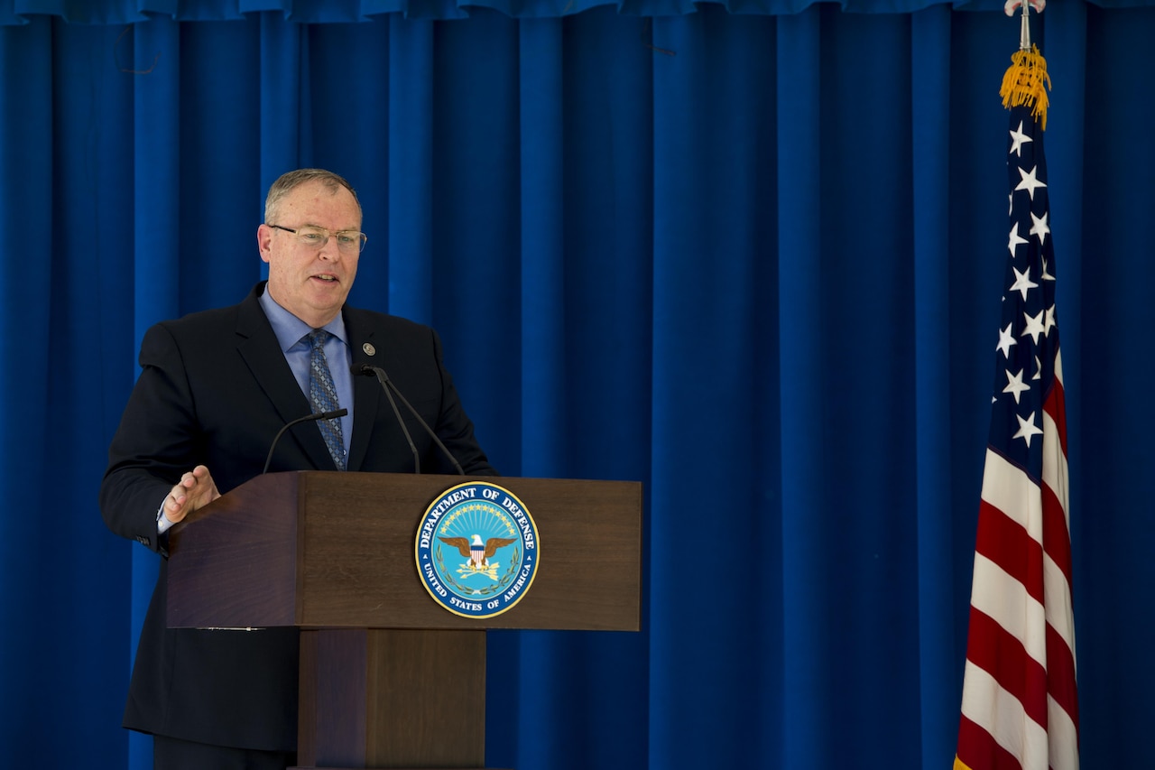 Deputy Defense Secretary Bob Work hosts the Combined Federal Campaign kickoff event in the Pentagon courtyard in Washington, D.C., Sept. 14, 2016.  DoD photo by Air Force Tech. Sgt. Brigitte N. Brantley