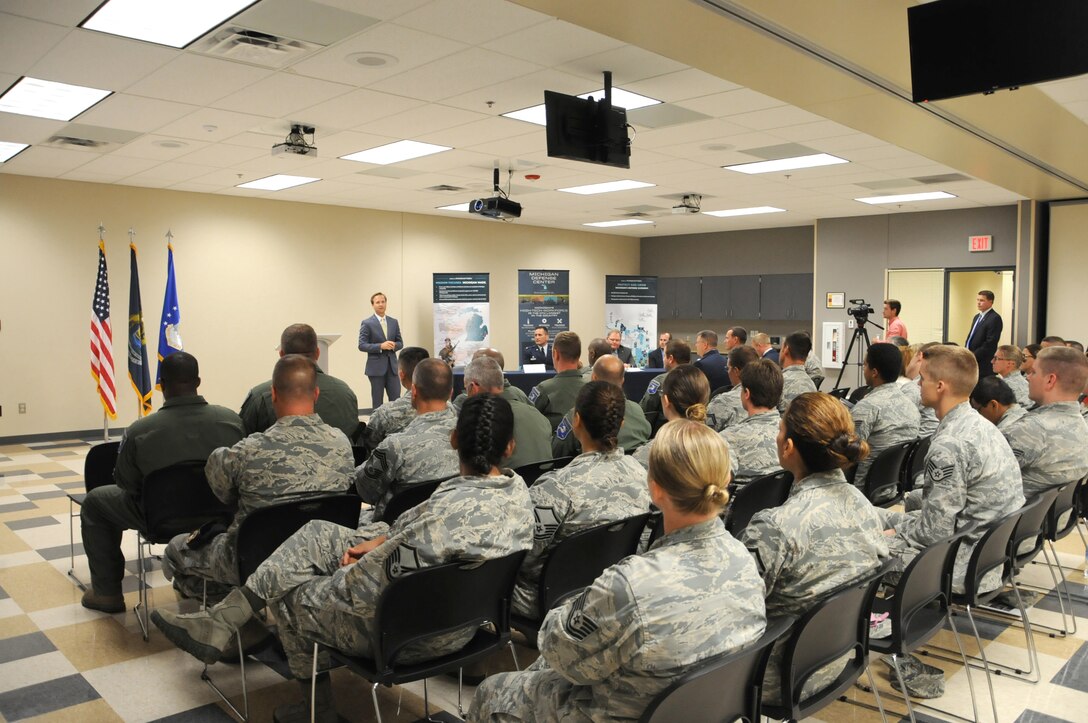 Lt. Gov. of Michigan Visits Battle Creek Air National Guard Base