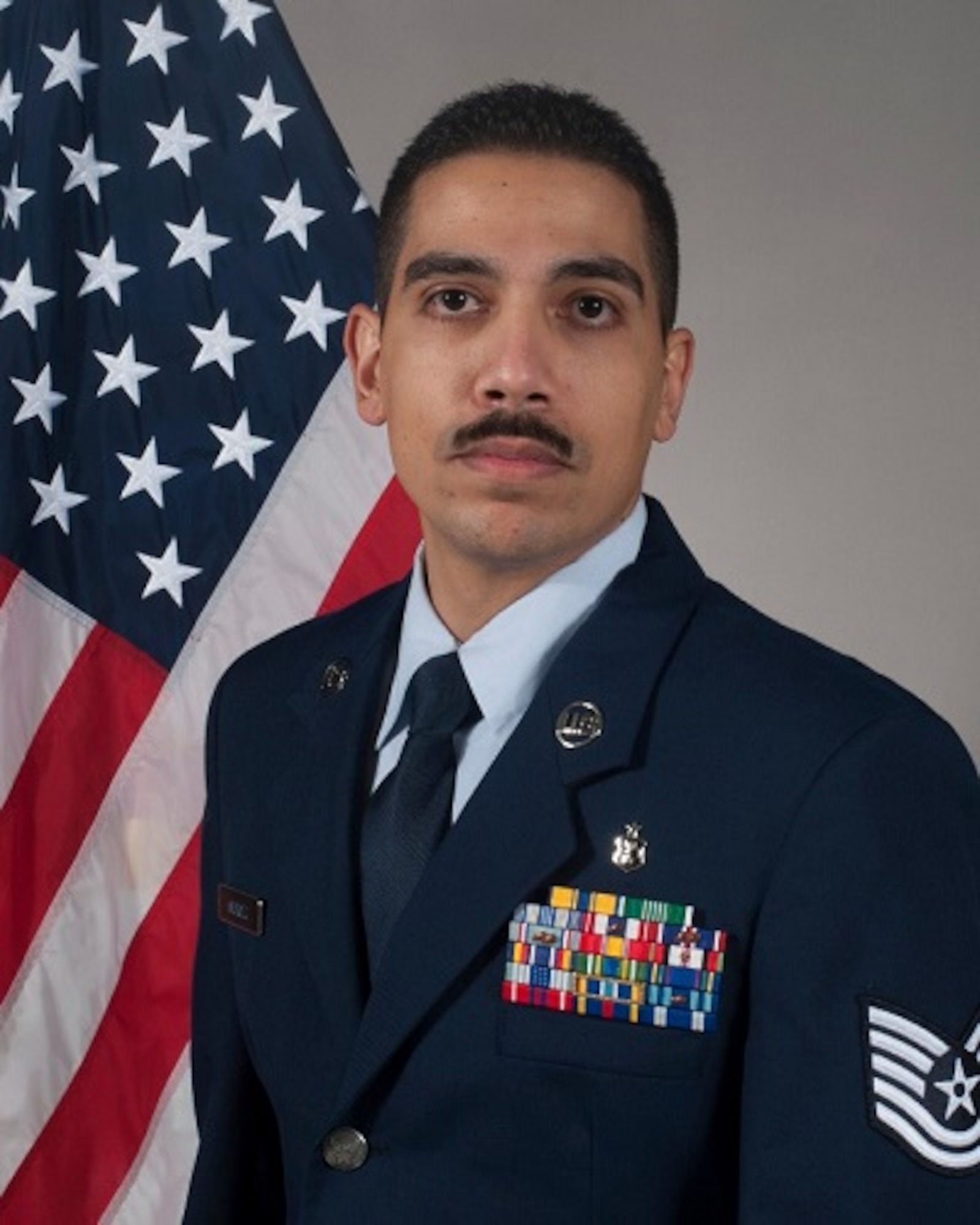 Tech. Sgt. Daniel Mendez official photo. (U.S. Air Force photo by Staff Sgt. Chelsea Browning/Released)