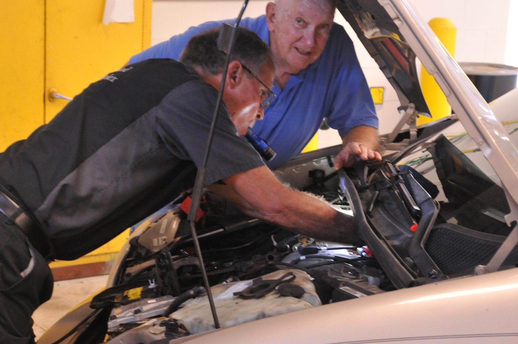 Auto Hobby Shop offers trained staff and self-service repairs