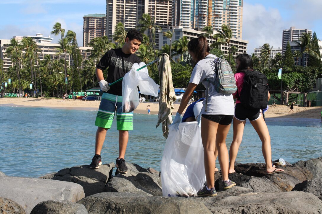 More than 65 volunteers picked up trash at Fort DeRussy in Waikiki in honor of National Public Lands Day on Sept. 17. The U.S. Army Corps of Engineers’ Pacific Regional Visitor Center (RVC) coordinated the event which was supported by Corps employees, U.S. Army Transporters from the 545th Transportation Company, Punahou Junior ROTC cadets, AECOM, and Mokulele Elementary School.    