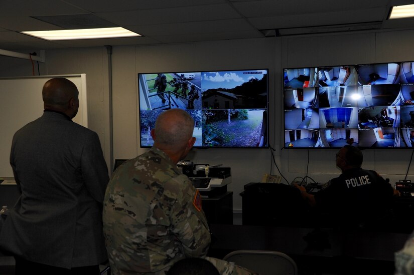 Lt. Gen. Charles D. Luckey, the 33rd Chief of Army Reserve and 8th Commanding General U.S. Army Reserve Command, visited the 1st Mission Support Command, its non-aligned units and Fort Buchanan, PR on Sept. 15. Luckey swore-in June 30, 2016, as the senior leader for nearly 200,000 Army Reserve Soldiers across all 50 states and U.S. territories. Luckey also had the opportunity to visit several facilities on Fort Buchanan which included a walk through and demonstration at the Joint Task Force Training Facility and the Fire Fighting Training Facility.