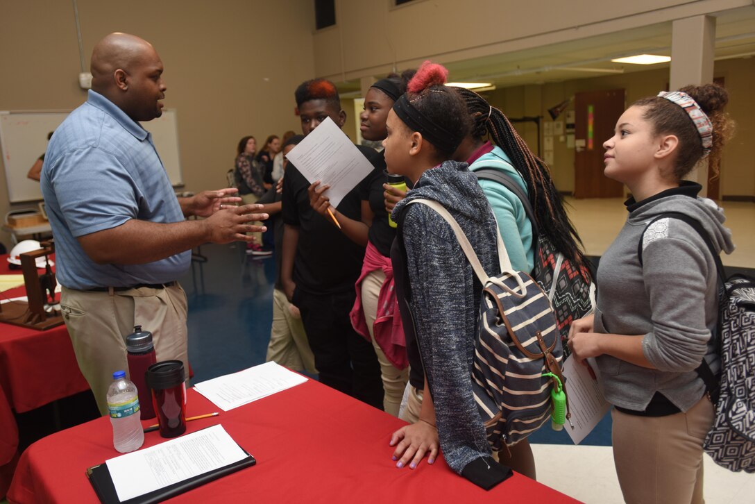 Bobby Jackson, a planner in the Nashville District’s Natural Resources Management Branch, touts careers in natural resources during a career fair Sept. 16, 2016 at Stratford STEM Magnet High School in Nashville, Tenn.