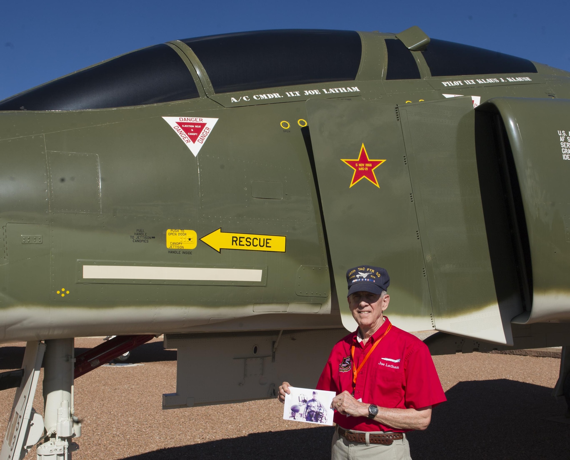 F-4 PHANTOM II > Holloman Air Force Base > Display