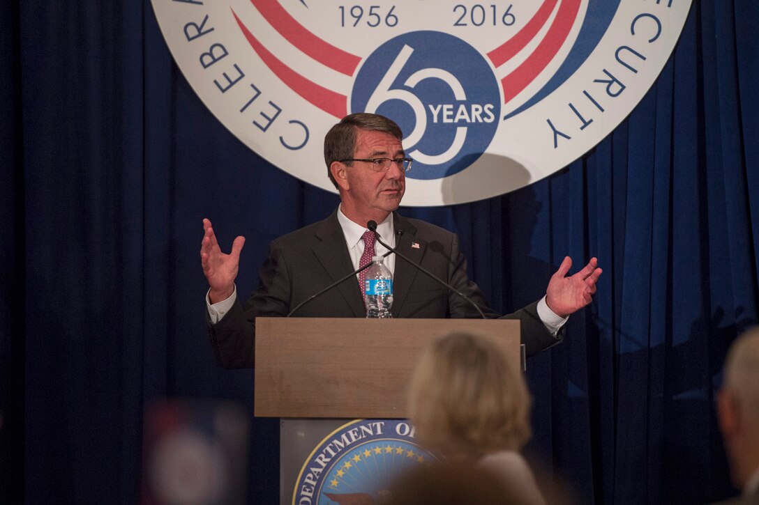 Defense Secretary Ash Carter addresses the Defense Science Board conference in Arlington, Va., Sept. 20, 2016. DoD photo by Air Force Tech. Sgt. Brigitte N. Brantley