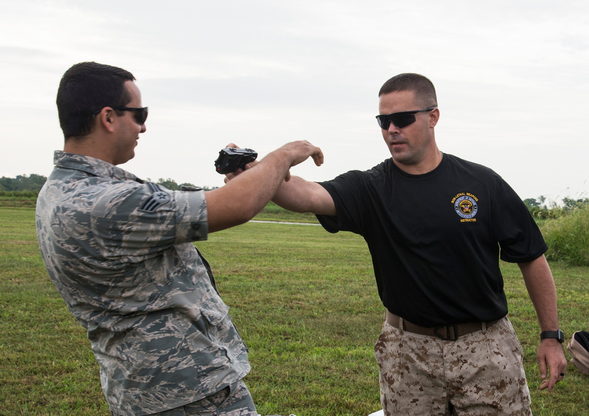 126th, 375th SFS/LRS participate in non-lethal weapons training > Scott ...