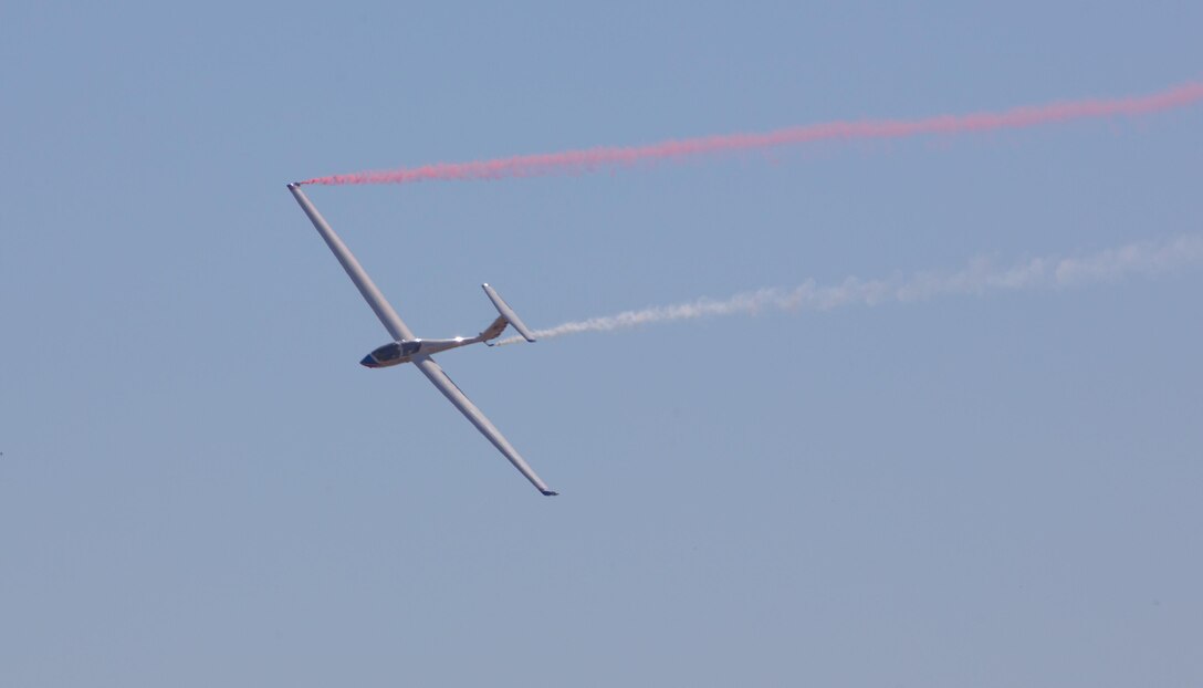 Garrett Willat sails over spectators during 2016 MCAS Miramar Air Show