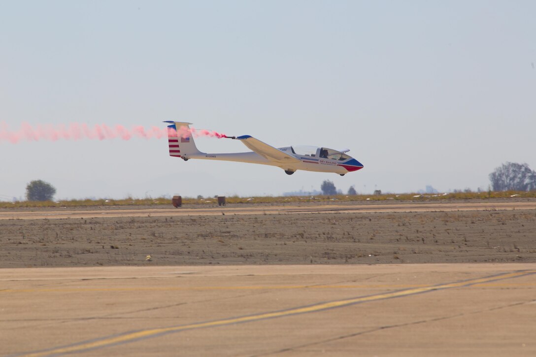 Garrett Willat pilots a Grob G-103 Acro sailplane during his “Sailplane Magic” performance at the 2016 MCAS Miramar Air Show aboard Marine Corps Air Station Miramar, Calif., Sept. 24. Willat’s family makes up the Sailplane Magic team, making them the only known performing air show family. The MCAS Miramar Air Show showcases world-class performers, military flight demonstration teams, the capabilities of the Marine Air-Ground Task Force and celebrates Miramar’s longstanding relationship with the local San Diego community. (U.S. Marine Corps photo by Sgt. Brytani Wheeler/Released)