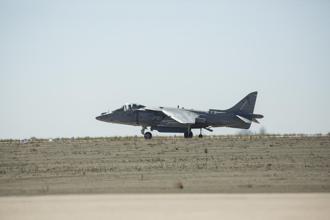 An AV-8B Harrier demonstrates it’s hovering and maneuvering capabilities during the 2016 MCAS Miramar Air Show aboard Marine Corps Air Station Miramar, Calif., Sept. 23. The Harrier also played a role in the Marine Air-Ground Task Force demonstration. The MCAS Miramar Air Show showcases world-class performers, military flight demonstration teams, the capabilities of the Marine Air-Ground Task Force and celebrates Miramar’s longstanding relationship with the local San Diego community. (U.S. Marine Corps photo by Pfc. Liah Kitchen/Released)