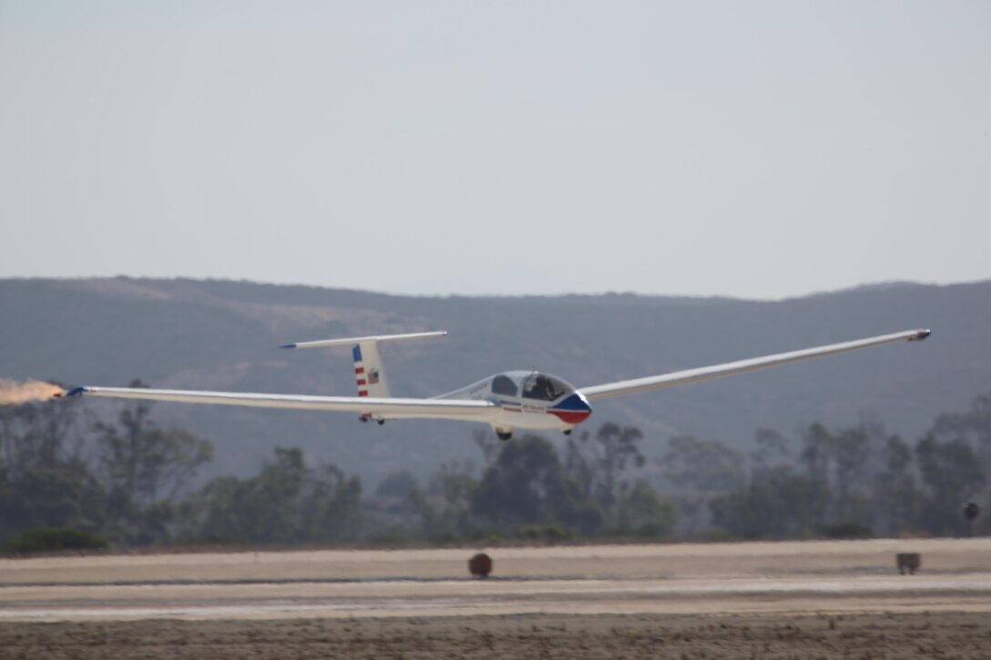 Bret Willat pilots a Grob G-103 Acro sailplane during his “Sailplane Magic” performance at the 2016 MCAS Miramar Air Show aboard Marine Corps Air Station Miramar, Calif., Sept. 23. Willat’s wife and two sons also work on the team, making them the only known performing air show family. The MCAS Miramar Air Show showcases world-class performers, military flight demonstration teams, the capabilities of the Marine Air-Ground Task Force and celebrates Miramar’s longstanding relationship with the local San Diego community. (U.S. Marine Corps photo by Lance Cpl. Jake McClung/Released)