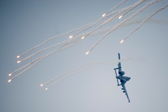 A U.S. Air Force A-10 Thunderbolt II aircraft from the 25th Fighter Squadron shoots a flare during Air Power Day 2016 on Osan Air Base, Republic of Korea, Sept. 25, 2016. The A-10 displayed its capabilities to perform combat search and rescue missions during the air show.(U.S. Air Force photo by Staff Sgt. Jonathan Steffen) 