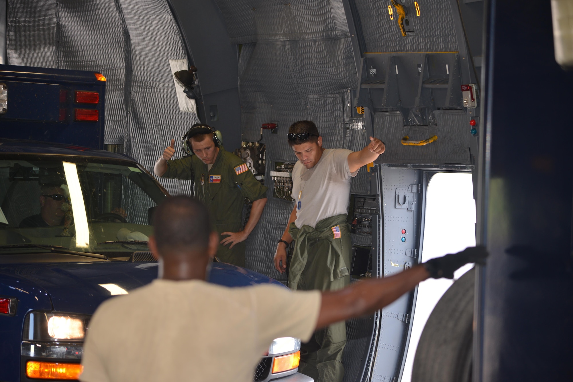 Aerial porters with the 26th Aerial Port Squadron and loadmasters with the 68th and 356th Airlift Squadrons, Joint Base San Antonio-Lackland, Texas, worked together Sept. 18, 2016, processing cargo during exercise Alamo Express. Alamo Express is the 433rd AW’s premier training exercise, which prepares Airmen for real-world situations. (U.S. Air Force photo/Minnie Jones)