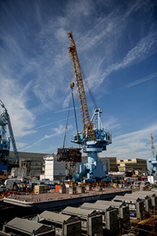 The former USS La Jolla (SSN 701) had its sail removed Sept. 12 as part of a three-year conversion process from an operational fast-attack submarine into a Moored Training Ship at Norfolk Naval Shipyard. The sail will be the centerpiece of the shipyard’s planned Sail Learning Center to train employees from all public shipyards on performing sail work. 