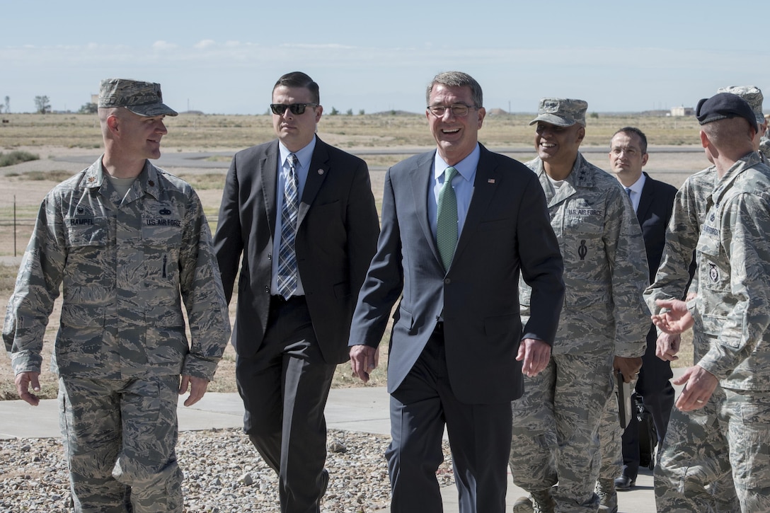 Defense Secretary Ash Carter receives a tour of Kirtland Air Force Base, N.M., Sept. 27, 2016. Carter also met with senior leaders charged with maintaining and securing a key part of the nation’s nuclear arsenal. DoD photo by Air Force Tech. Sgt. Brigitte N. Brantley